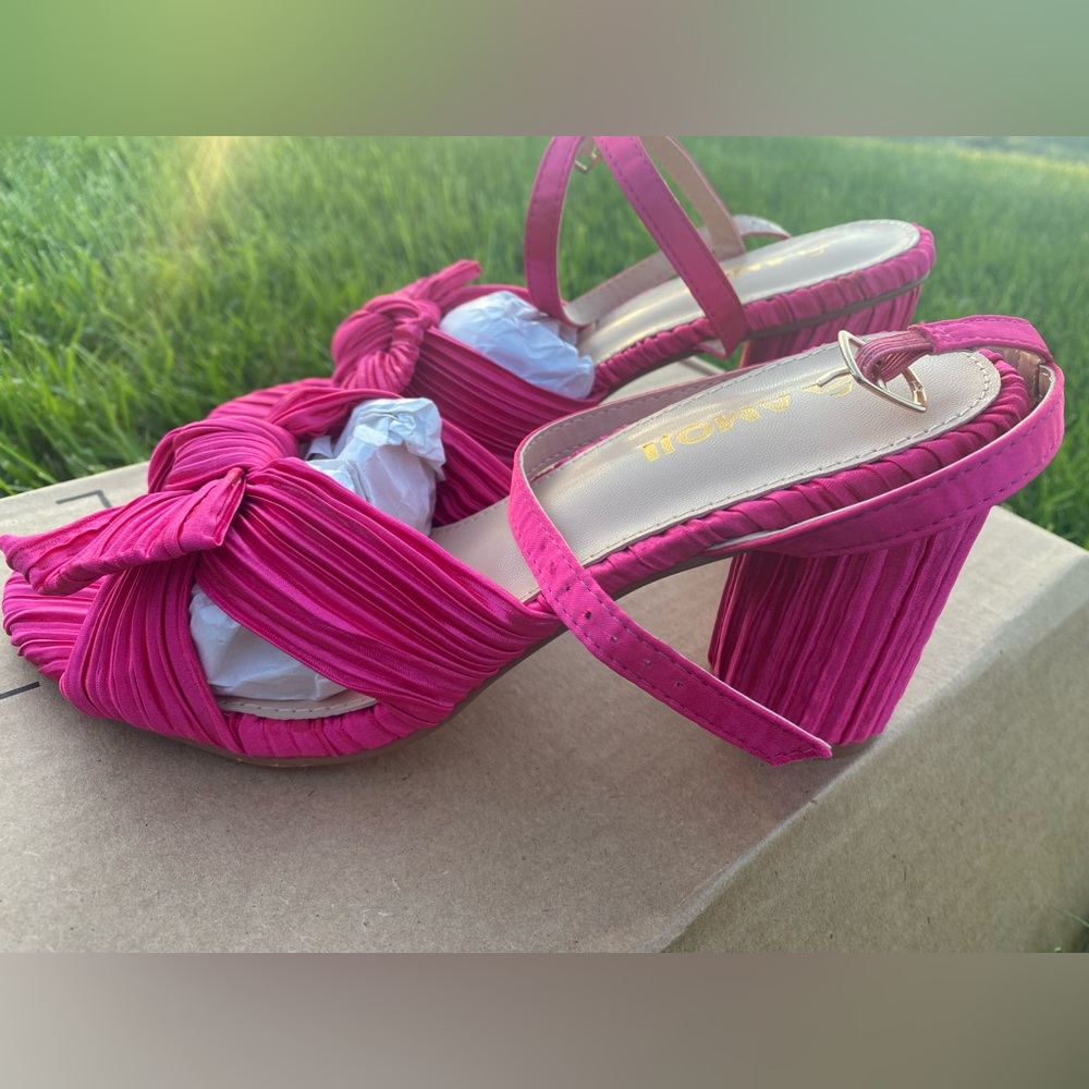Amoji Pink Bow Heels